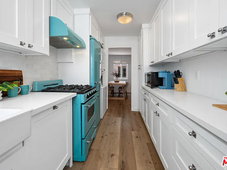 318 N Venice Blvd #B — Photo 12