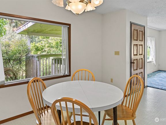 5th image of 11633 Crockett Street SW