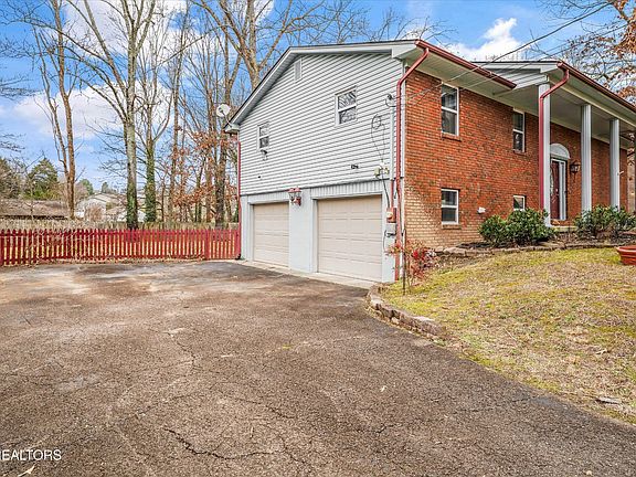 2nd image of 1021 Lovell View Dr