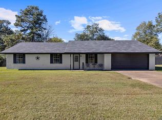 1009 Woodhaven St, Gladewater, TX 75647