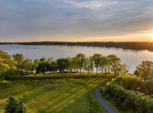 1365 Bracketts Point Rd, Wayzata, MN 55391