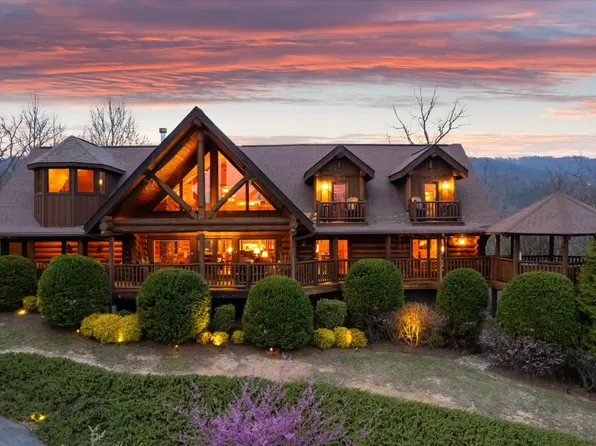 2436 Smoky Vista Way, Sevierville, TN 37862