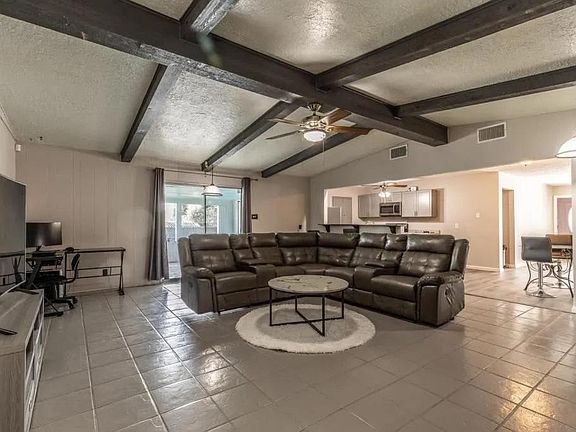 4th image of 463 Sprucewood Ln