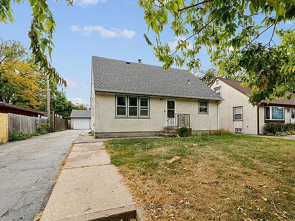 4th image of 46 Orange Ave W