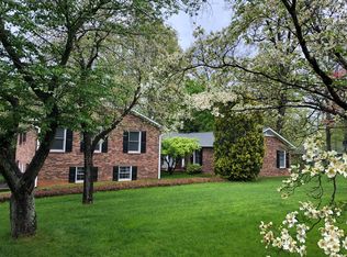 7500 Idols Rd, Clemmons, NC 27012