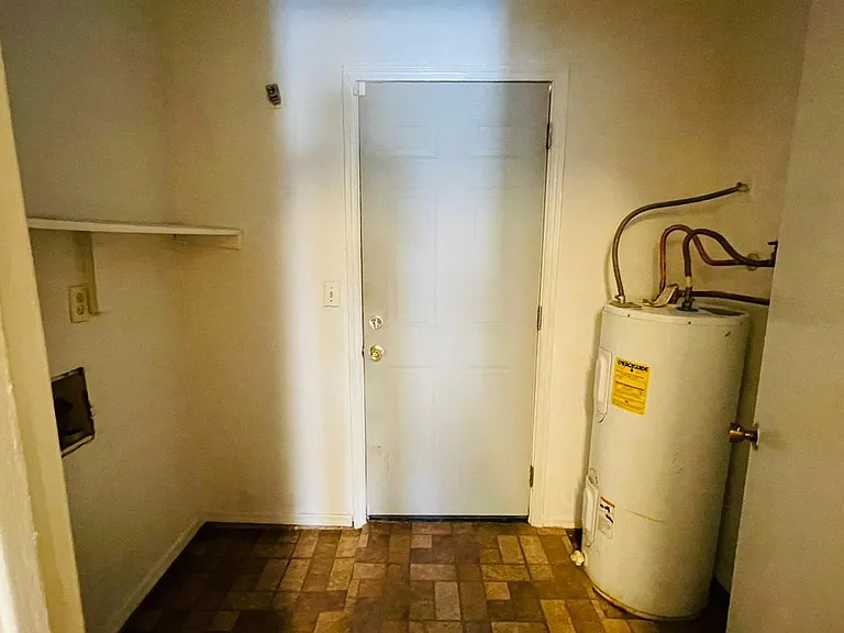 2829 E Capri Cir #2 — Photo 6