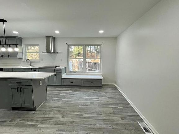 5th image of 4026 Jacinth Way
