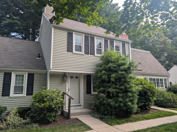 15 Patriots Square #15, Mansfield, CT 06250