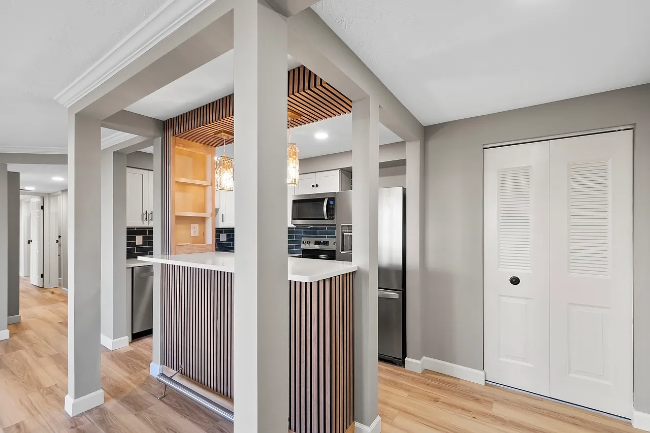 2 bed, 909 sqft, $2,400 — Photo 4