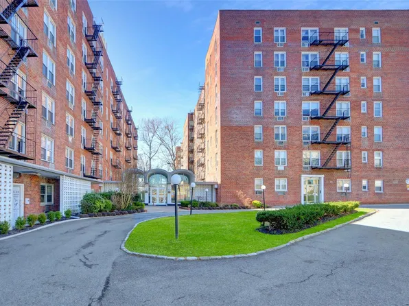 54-40 Little Neck Parkway #5P, Little Neck, NY 11362