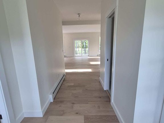 3rd image of 8 Freedom Avenue