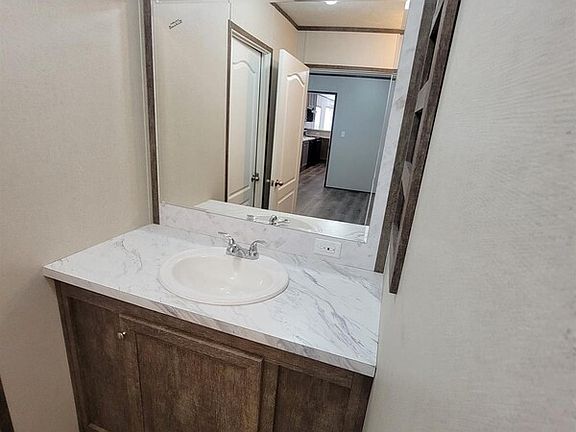 3rd image of 601 James St Unit 100