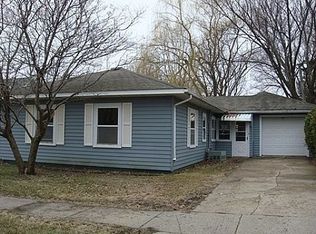 9 Adams Ave NE, Madelia, MN 56062
