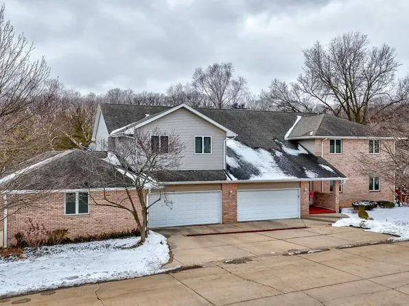 2427 Reynolds Manor Dr, Ottawa, IL 61350