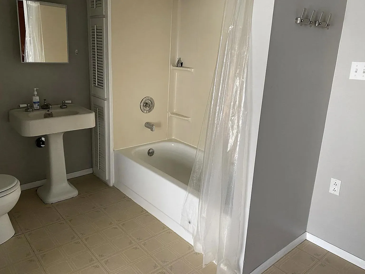 2 bed, 930 sqft, $1,335 — Photo 4