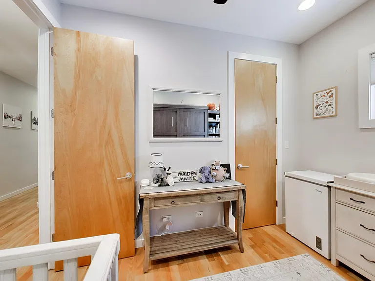 879 N Marshfield St #2 — Photo 17