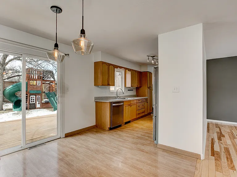513 Sunrise Ln — Photo 5