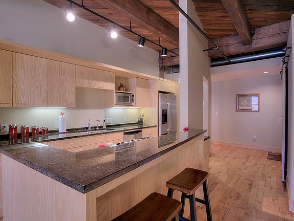 5th image of 105 S 9th St APT 614
