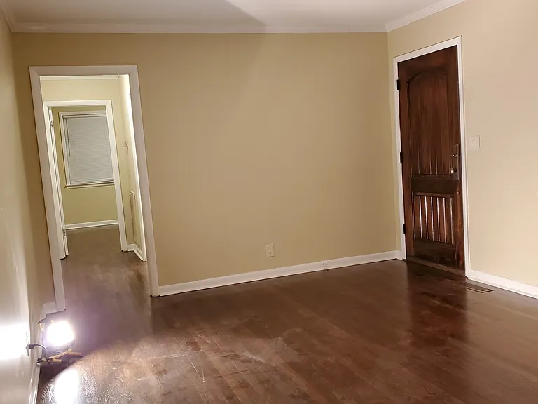 303 Pleasant Dr — Photo 9