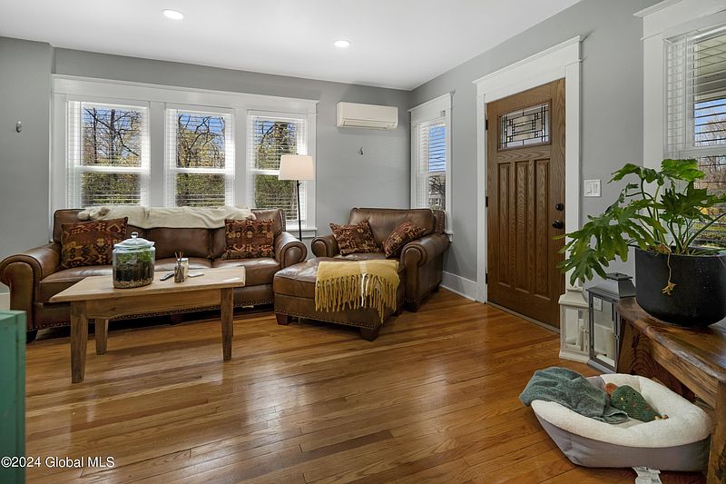3rd image of 1308 Myron Street