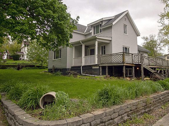 2nd image of 411 Morton Ave