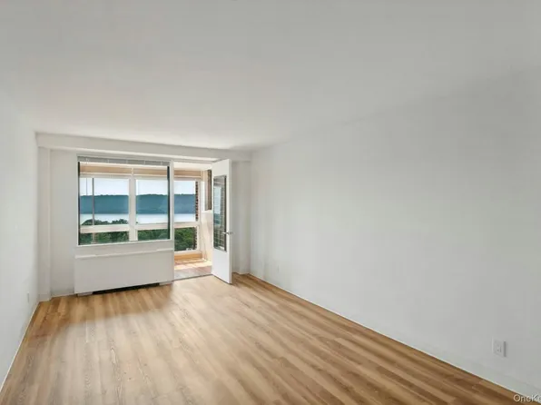 4705 Henry Hudson Parkway #15C, Bronx, NY 10471