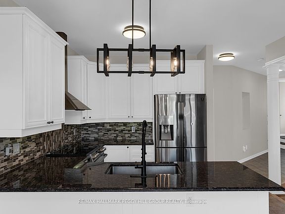 5th image of 80 Monarchy St