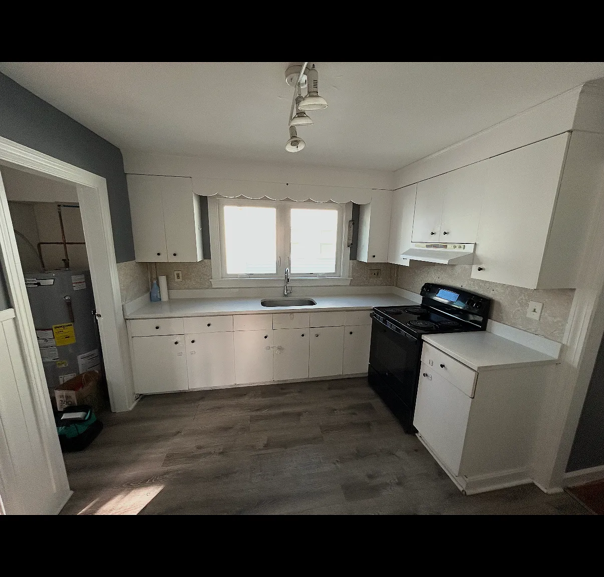 3 bed, 1400 sqft, $2,900 — Photo 4