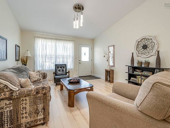 5th image of 81 Covington Pl