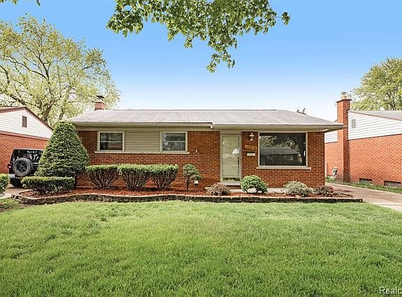 2nd image of 30839 Birchwood St