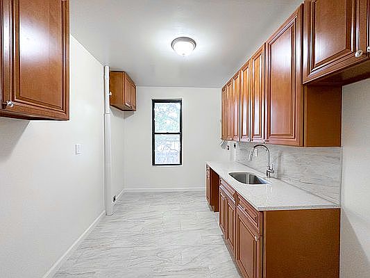 4th image of 388 8th St APT 8