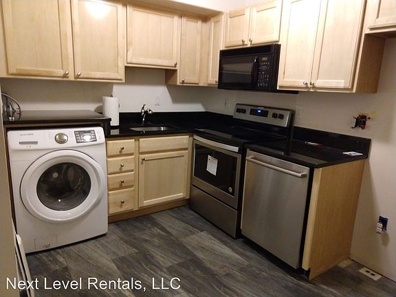 3rd image of 706 Azalea Dr