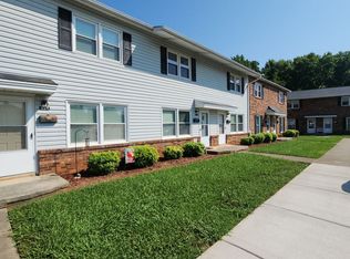 526 S Cherry St, Kernersville, NC 27284