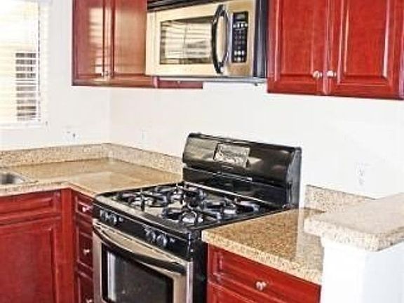 5th image of 5525 Canoga Ave APT 221