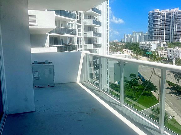 3rd image of 2841 N Ocean Boulevard #802