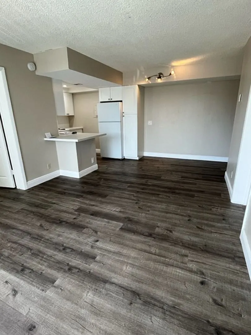 Two Bedroom Two Bathroom!! Waterfront Community — Photo 2