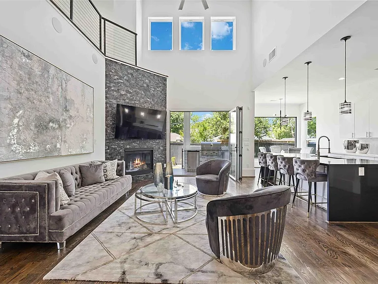 2310 Althea Dr — Photo 35