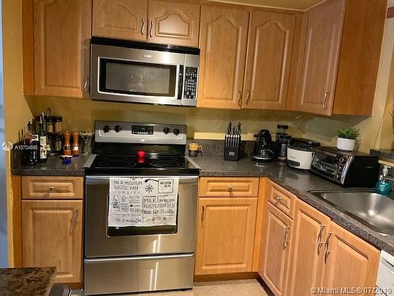 5th image of 10401 SW 108th Ave #143