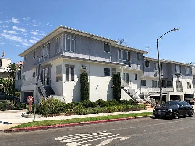2 bed, 1.5 bath, 1100 sqft, $2,850 — Photo 1
