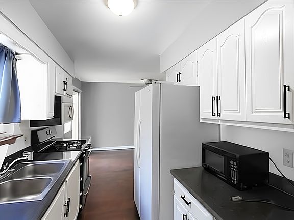 3rd image of 267 Pamela Cir #267