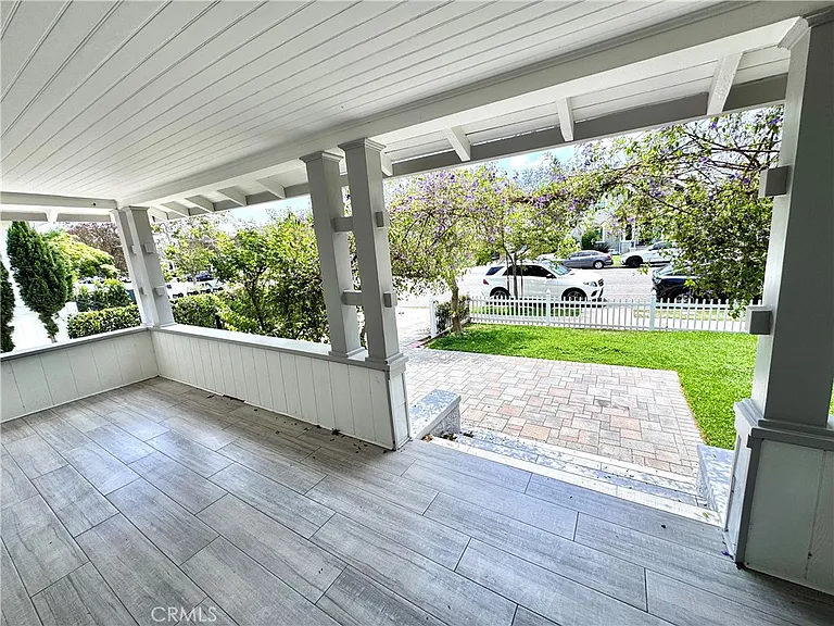 2716 S La Salle Ave — Photo 8