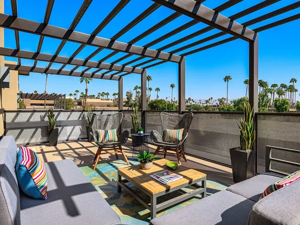 715 E Arenas Rd, Palm Springs, CA 92262