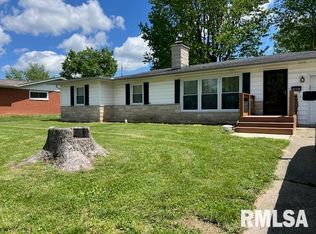805 Dogwood Ln, Marion, IL 62959