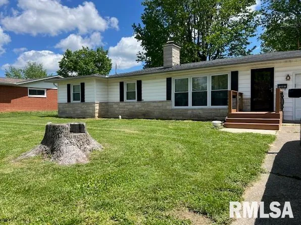 805 Dogwood Ln, Marion, IL 62959