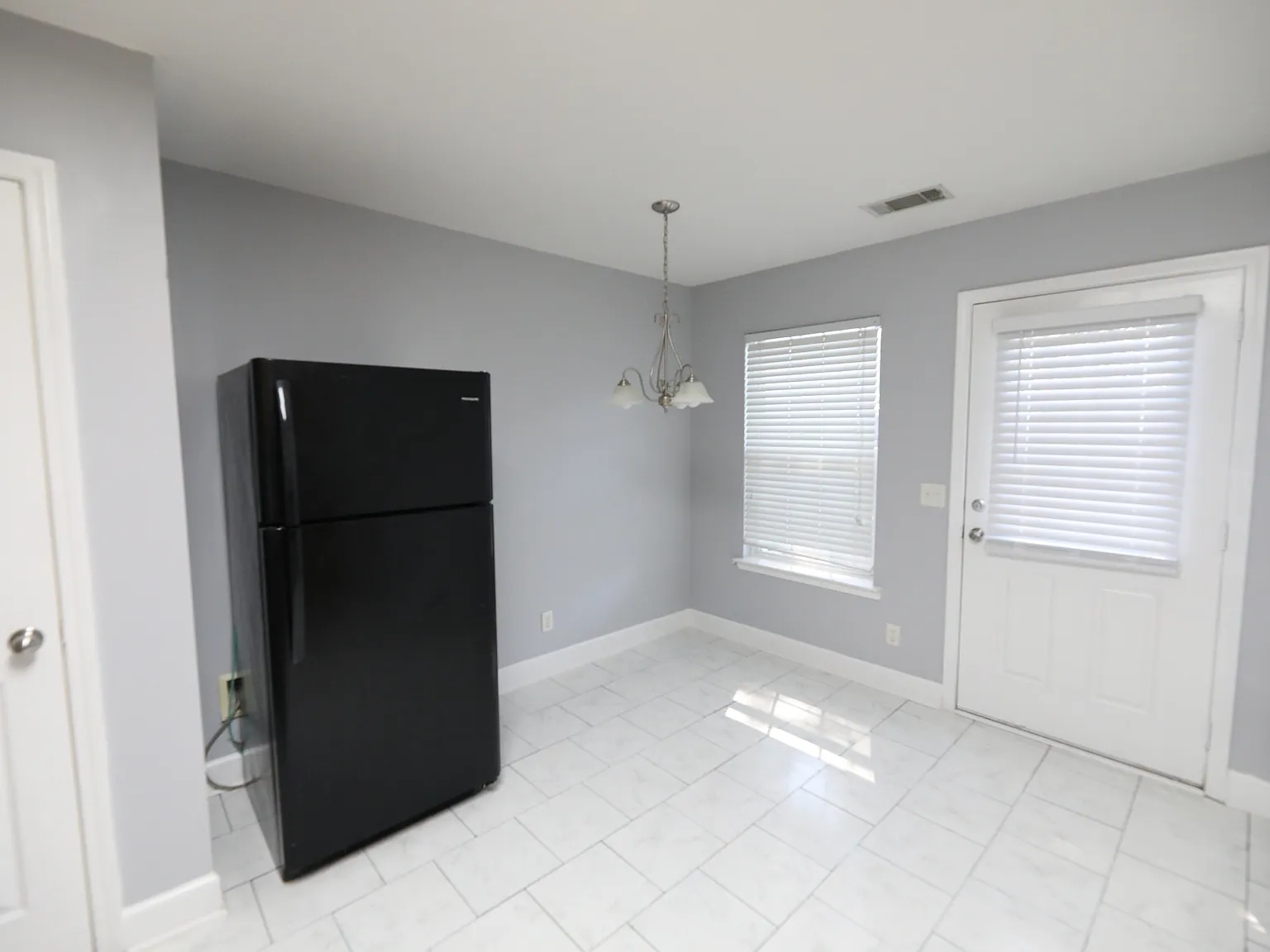 2 bed, 1092 sqft, $1,475 — Photo 4
