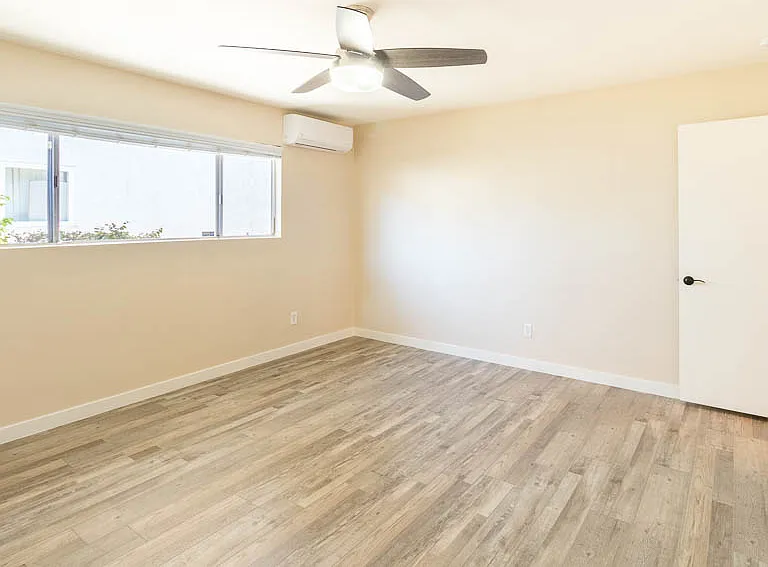 2102 Mathews Ave #B — Photo 7