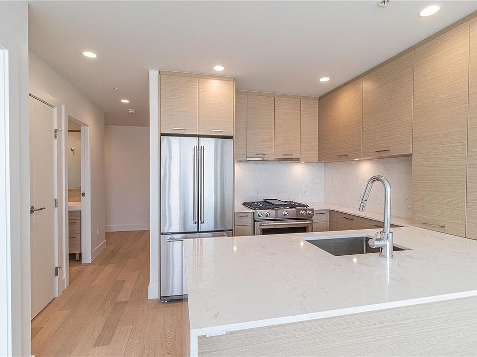 1st image of 1181 Sunset Dr #1201