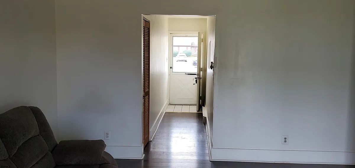Building Photo - 56A Oxford Vlg #56A