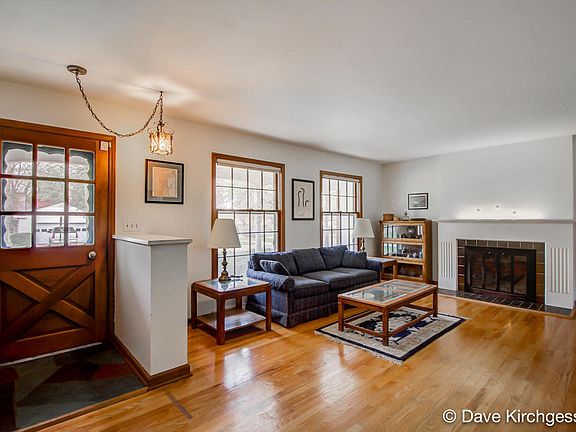 4th image of 2354 Englewood Dr SE