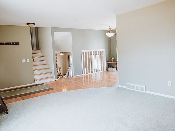 4th image of 7876 Jennifer Agnes Ave